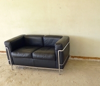 lc2 sofa nero